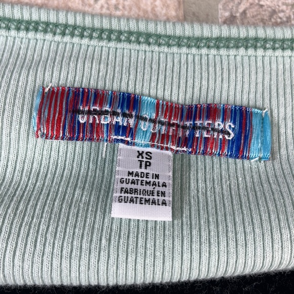 Urban Outfitters Reverse Hem V-neck- Size XS - Picture 3 of 3